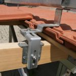 אביזר-חיבור-לגג-רעפים-3-דרגות-חופש-3